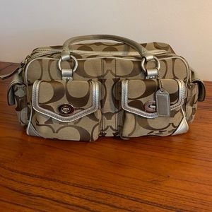 🛍👛 Vintage Coach Silver trim and handles